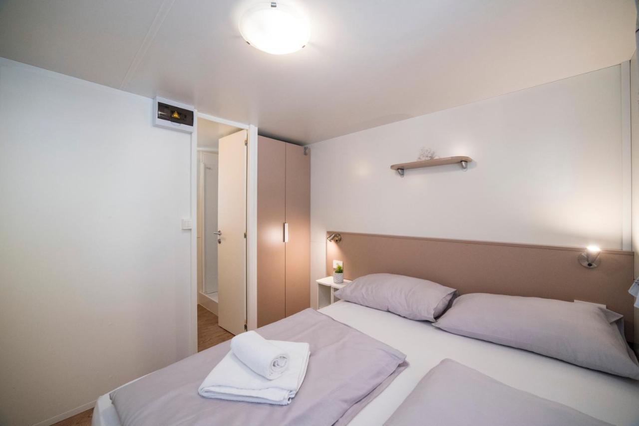 Mobile Home Cube, 3 Bedrooms, Free Parking, Wifi 비오그라드나모루 외부 사진