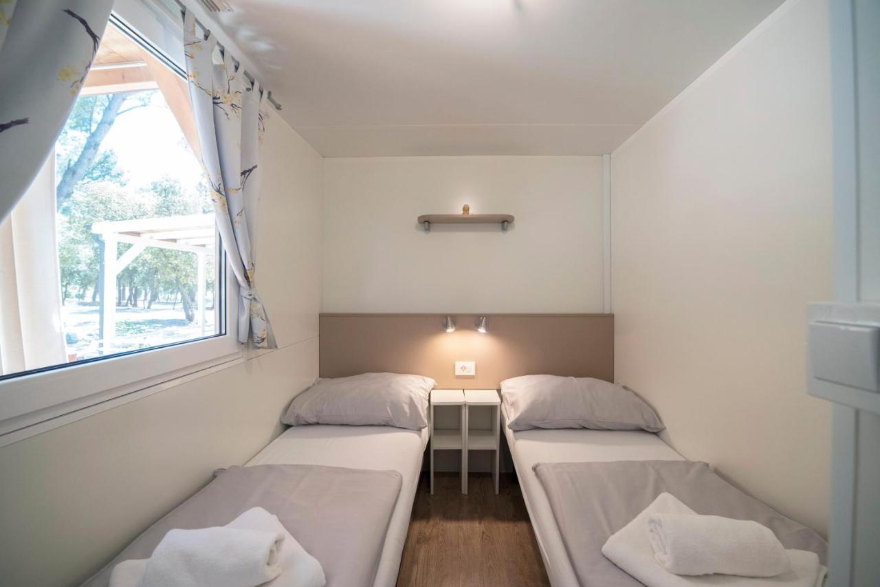 Mobile Home Cube, 3 Bedrooms, Free Parking, Wifi 비오그라드나모루 외부 사진