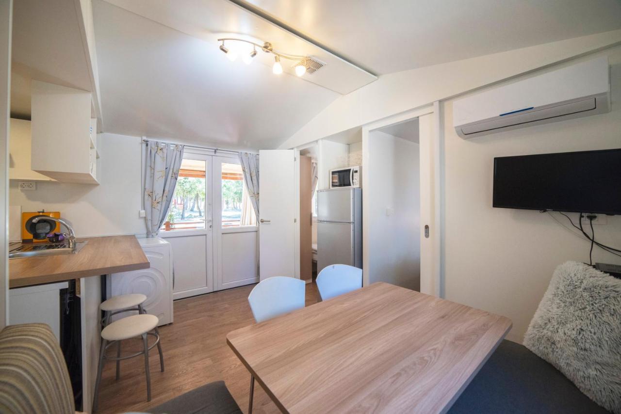 Mobile Home Cube, 3 Bedrooms, Free Parking, Wifi 비오그라드나모루 외부 사진