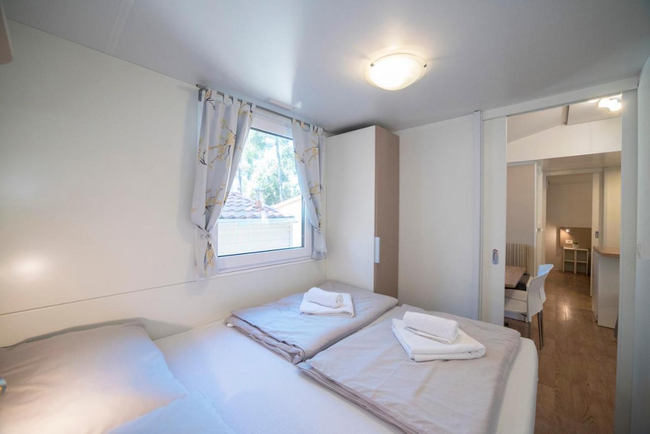 Mobile Home Cube, 3 Bedrooms, Free Parking, Wifi 비오그라드나모루 외부 사진